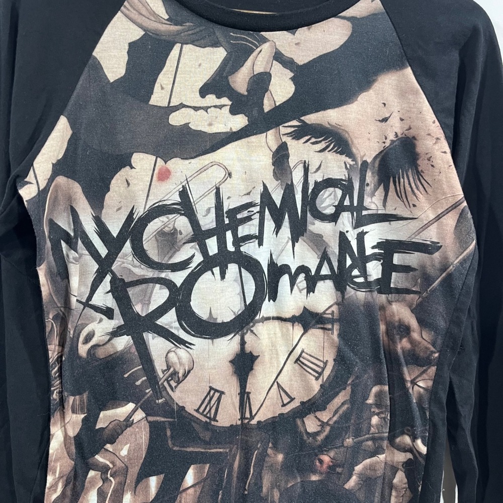 My Chemical Romance Black Parade Clock Graphic Baseball Tee Medium Punk Emo Goth - Picture 2 of 9